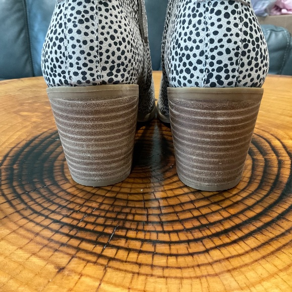 TOMS Women's Lea Cheetah Cut-Outs Zippered Casual Ankle Boots Women’s Si… - Picture 8 of 13